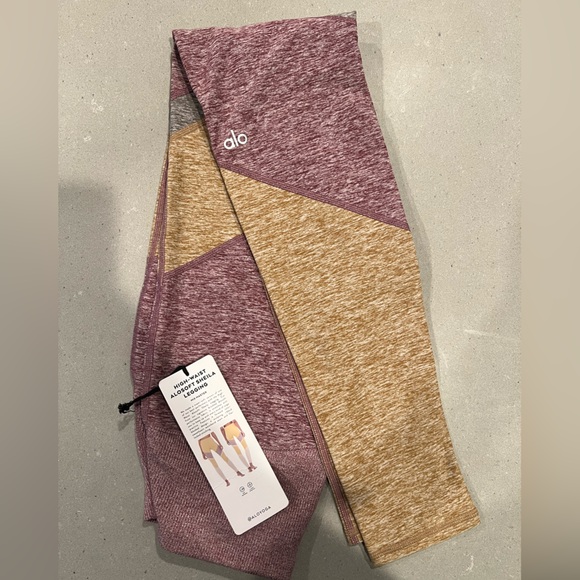 ALO Yoga Leggings - Picture 1 of 7
